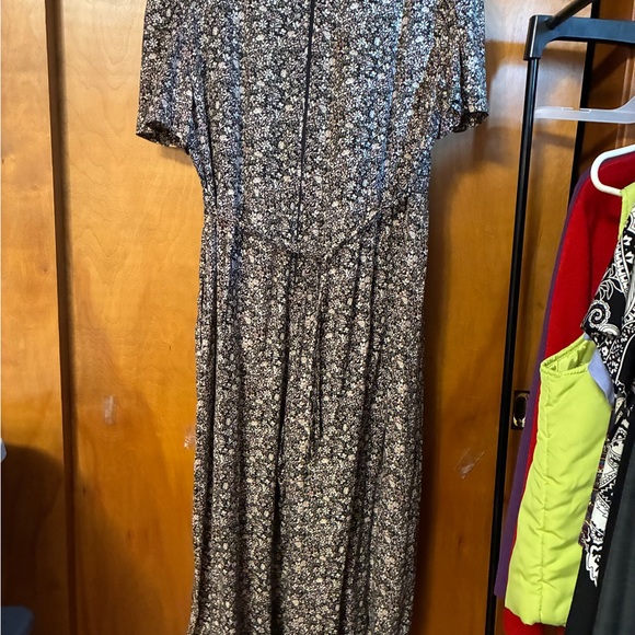 Molly Malloy Petite Black Floral Jumpsuit - Picture 8 of 10